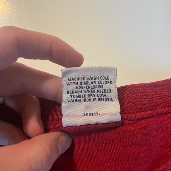 Vintage Old Navy Red Cotton T-Shirt - Picture 5 of 6